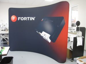 10' Curved Pocket Wall trade show booth 