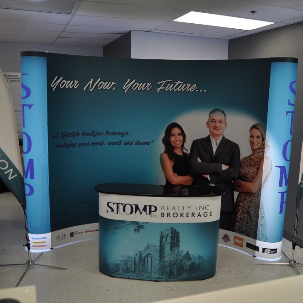 Stomp Trade Show Display with 8' Teardrop Flags